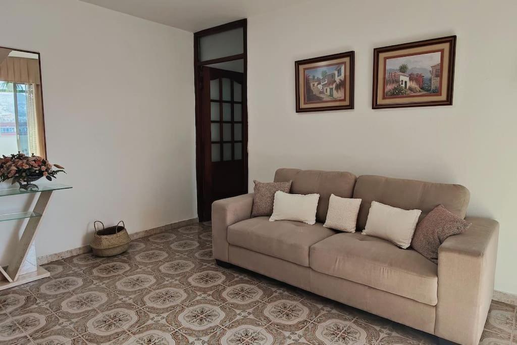 Casa Chito Santa Cruz Apartment ภายนอก รูปภาพ
